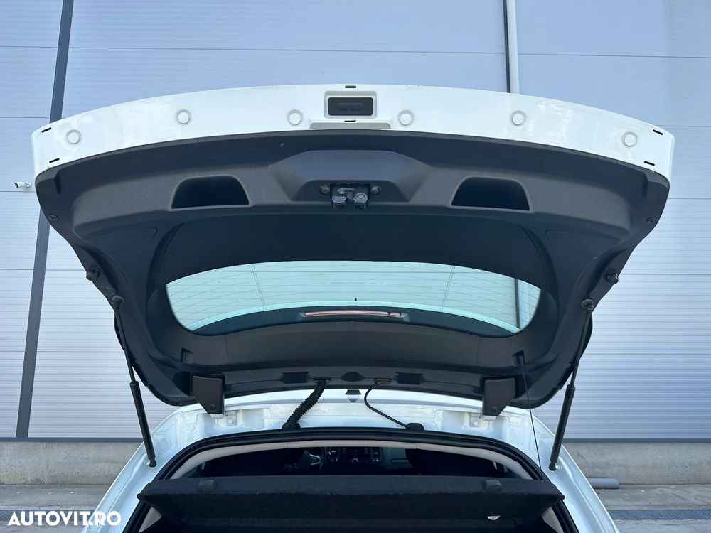 Renault Megane Blue dCi 116 EDC Zen - 29