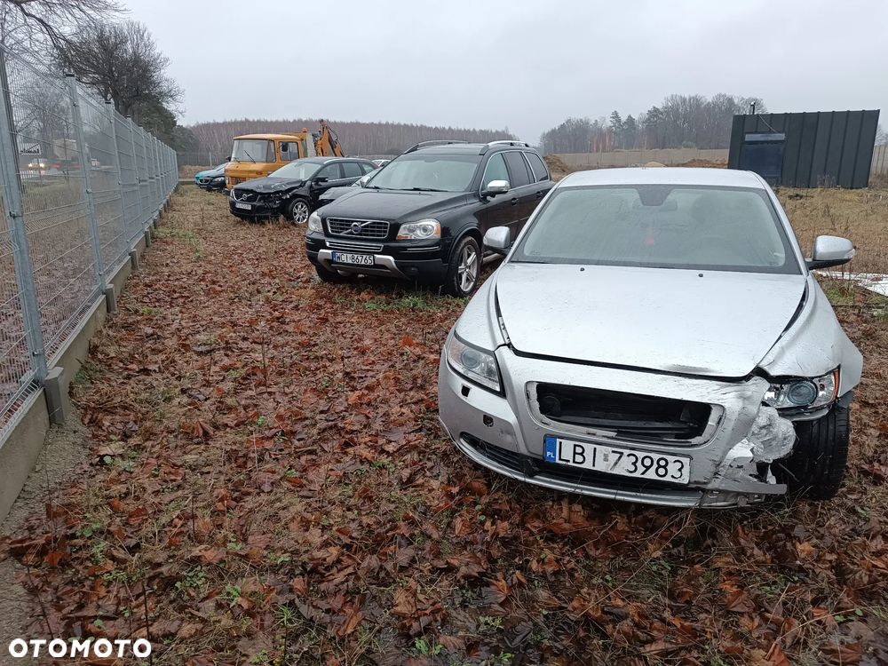 Auto na części - VOLVO S40 II 1.6 WSZYSTKIE CZĘŚCI  SILNIK SKRZYNIA Lakier 492 Silnik Skrzynia Drzwi Klapa Zderzak Lampa Lusterko Szyba Szyberdach Panorama Deska Kokpit Sterownik Moduł Czujnik Licznik Wyświetlacz Kierownica - 9