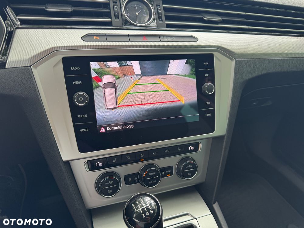 Volkswagen Passat 1.6 TDI BMT Trendline - 9