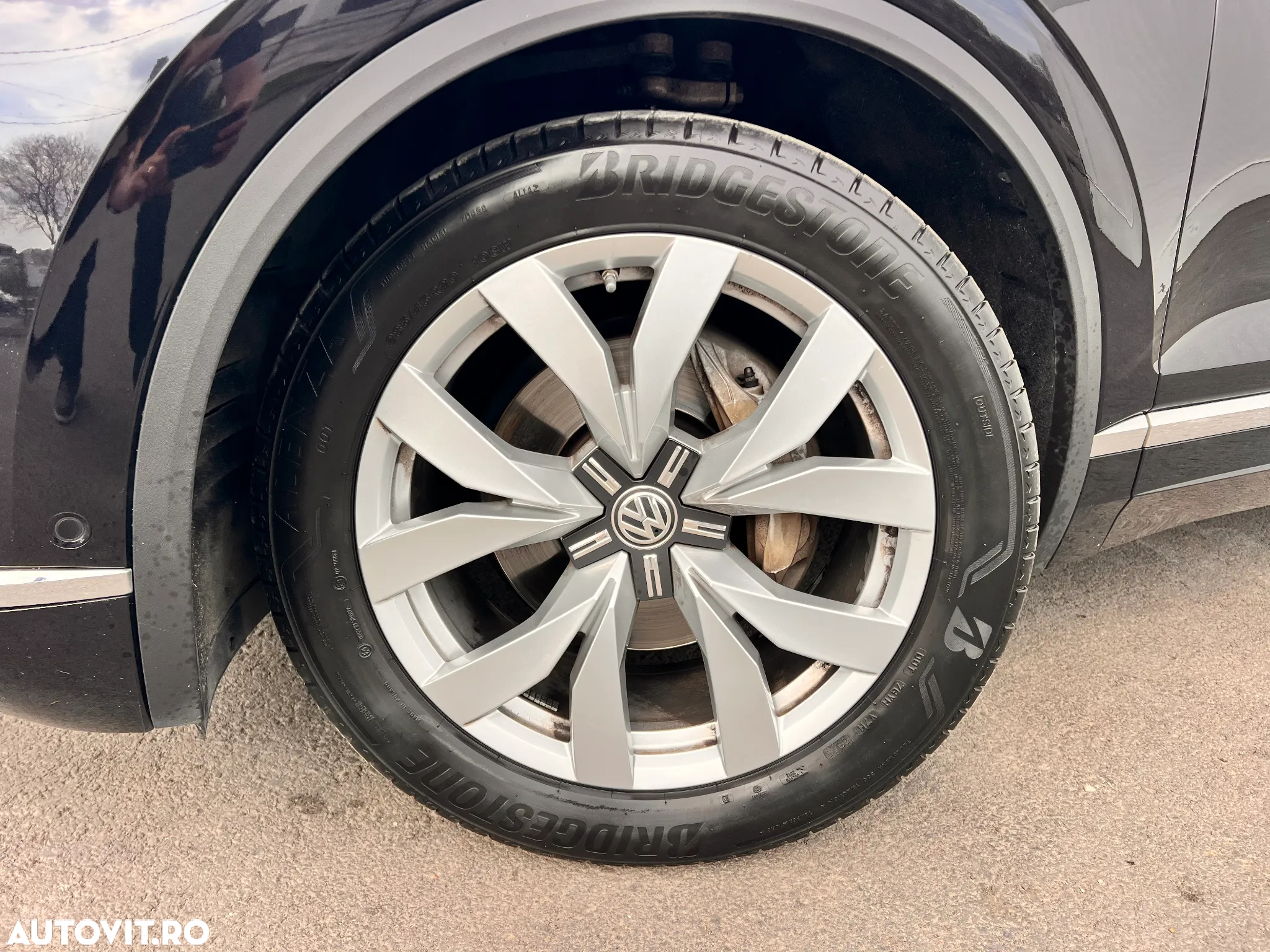 Volkswagen Touareg - 12