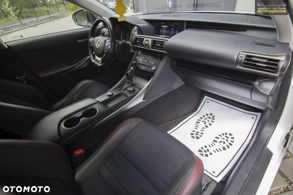 Lexus IS - 29
