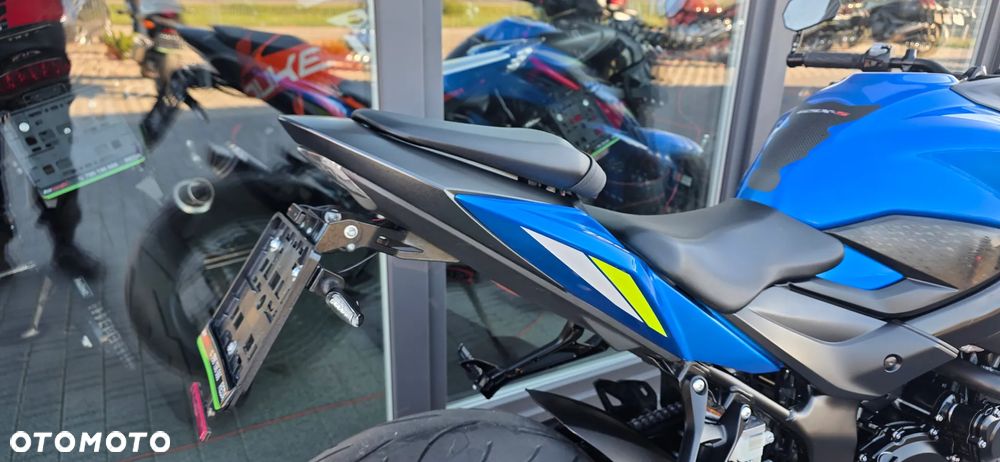 Suzuki GSX - 18