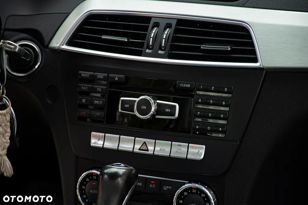 Mercedes-Benz Klasa C 180 BlueEFFICIENCY 7G-TRONIC Avantgarde - 20