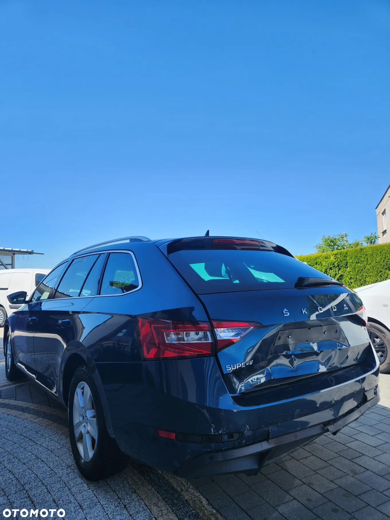 Skoda Superb 2.0 TDI DSG Premium Edition - 6