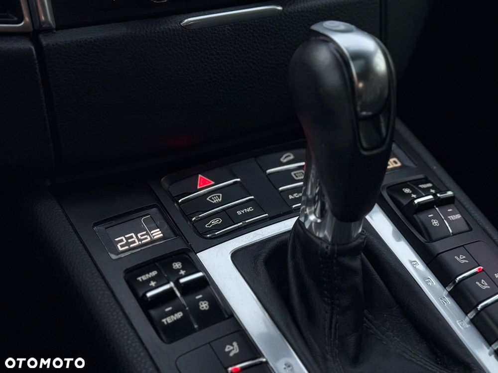 Porsche Macan - 16
