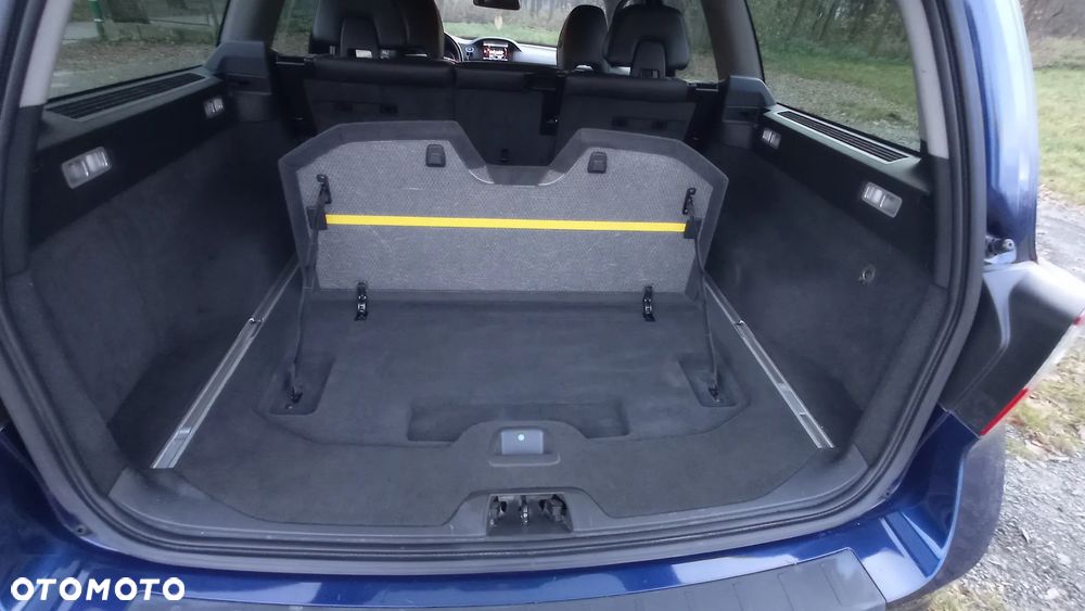 Volvo V70 D4 Ocean Race - 22