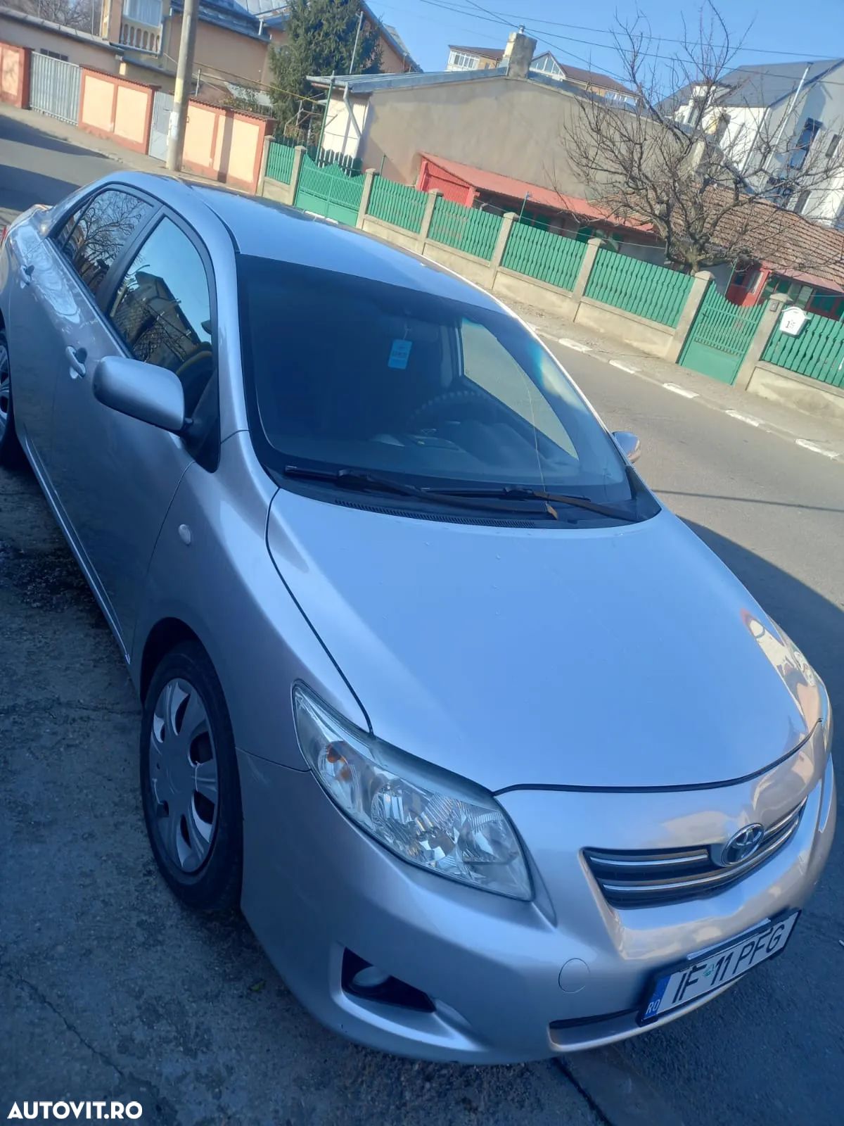 Toyota Corolla 1.4 D-4D Sedan Aut Luna - 1