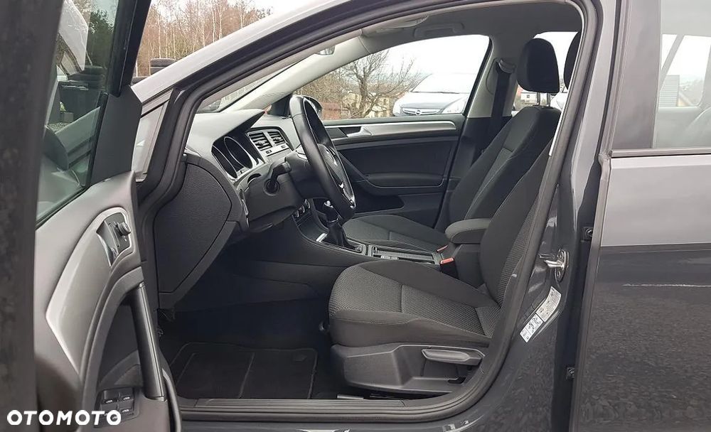 Volkswagen Golf Variant - 22