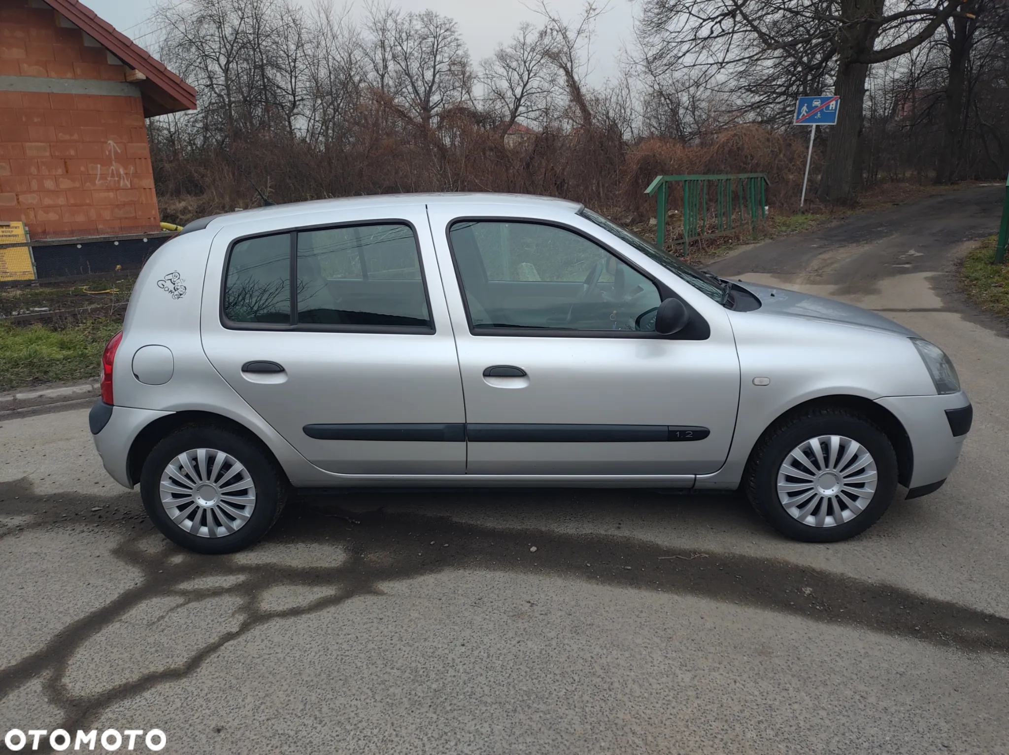 Renault Clio 1.2 16V 75 Collection - 8