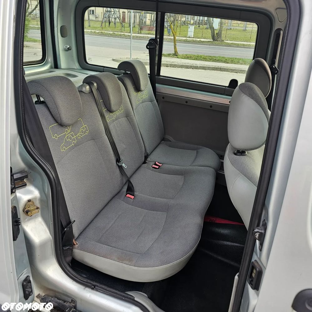 Renault Kangoo 1.2 16V Privilege - 10