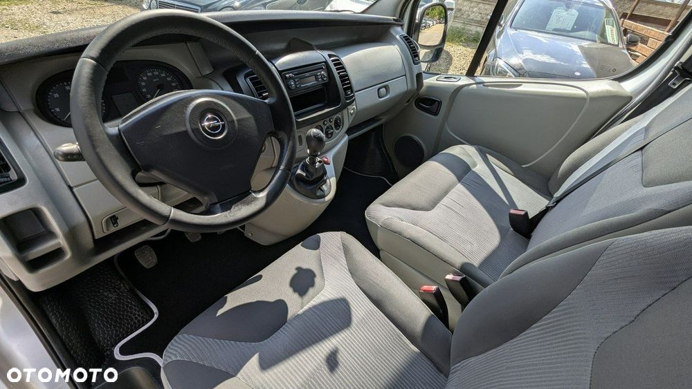 Opel Vivaro - 17