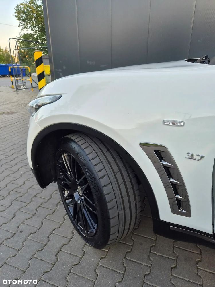 Infiniti QX70 3.7 S Premium - 11