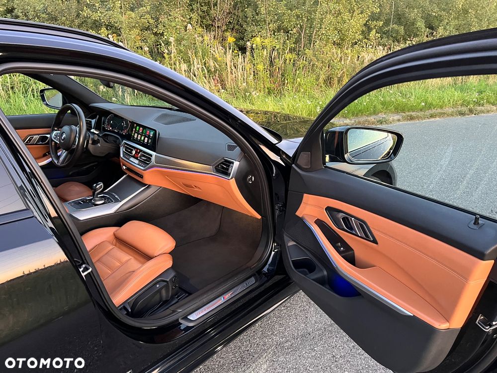 BMW Seria 3 330i xDrive M Sport - 24