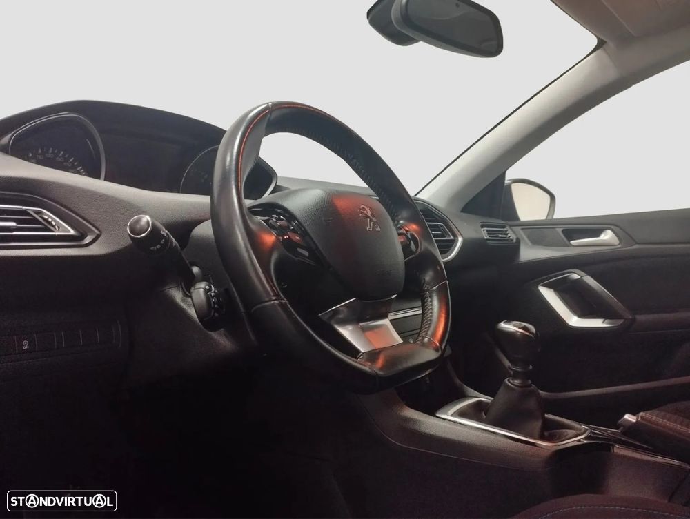 Peugeot 308 - 6