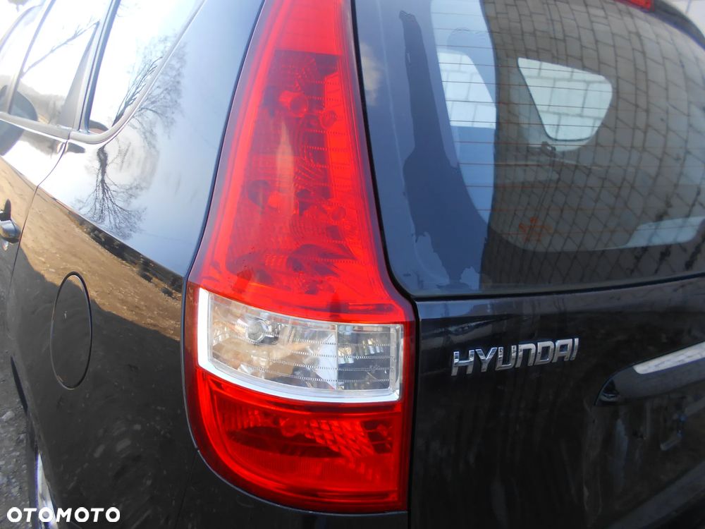 HYUNDAI I30 1.6 CRDI D4FB 128 KM 8U714691 CW KOMBI KOD LAKIERU 9F SILNIK SKRZYNIA  BIEGOW MASKA TURBO DZWI WTRYSKI ZDERZAK LAMPY ZAWIESZENIE ZBIORNIK BAK WSPOMAGANIE ELEKTRYCZNE LUSTERKA - 16