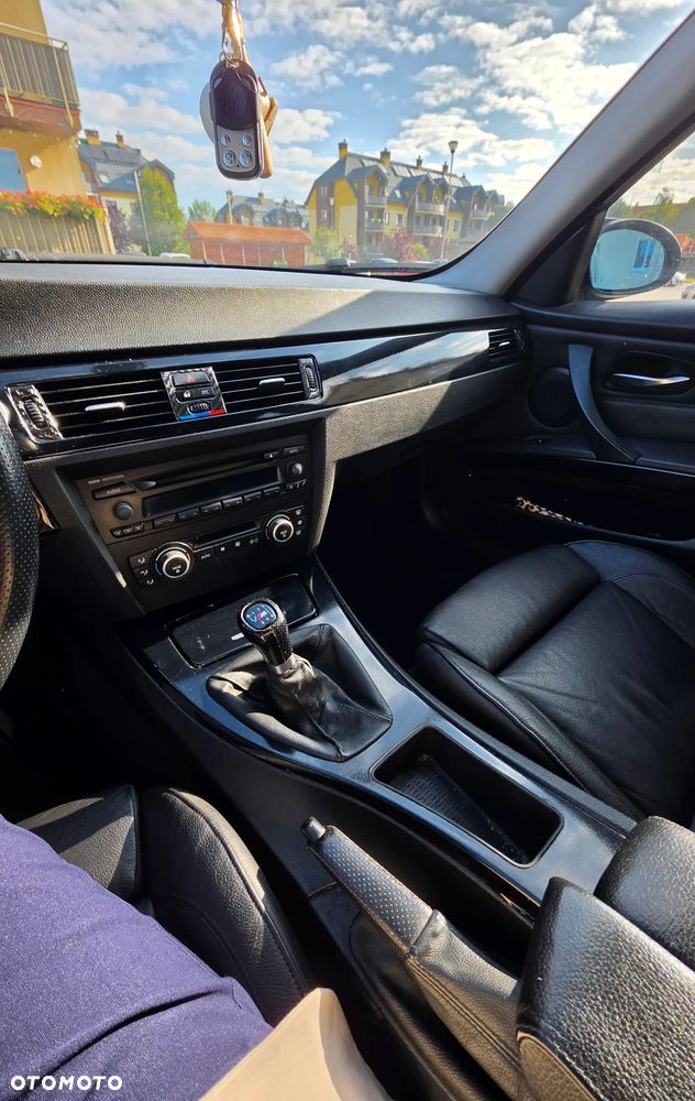 BMW Seria 3 318d - 5