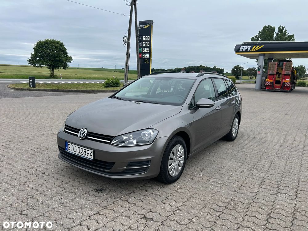 Volkswagen Golf - 1