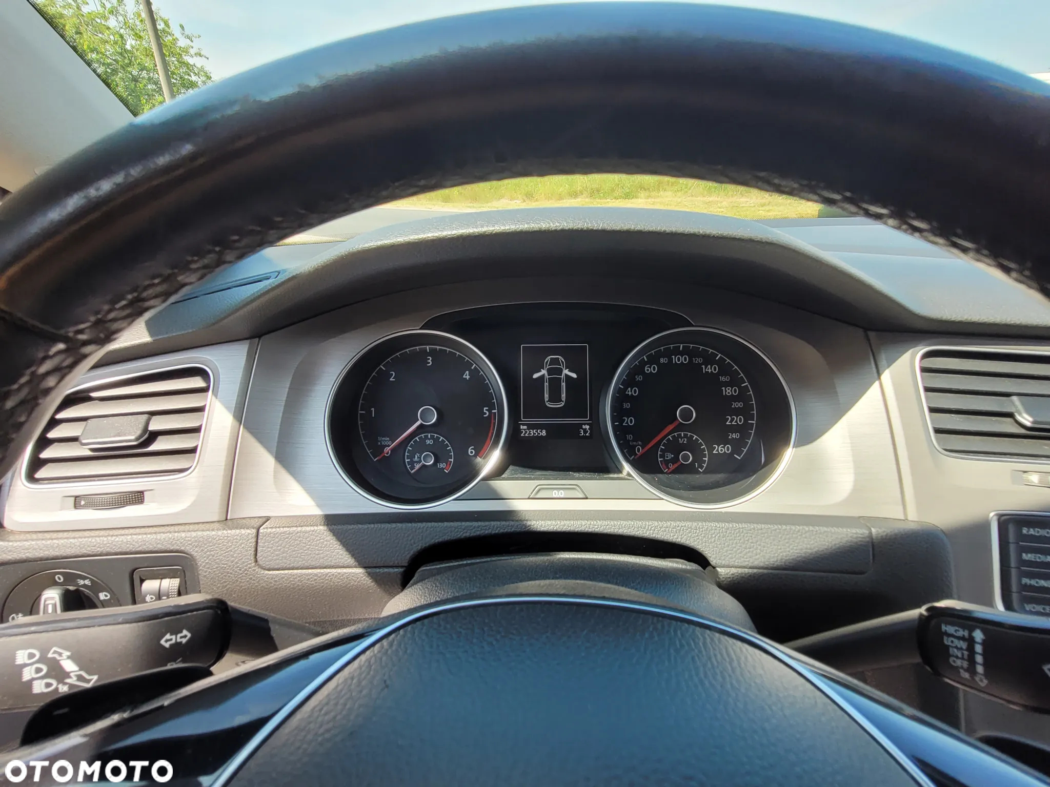 Volkswagen Golf 2.0 BlueTDI DSG Highline - 10