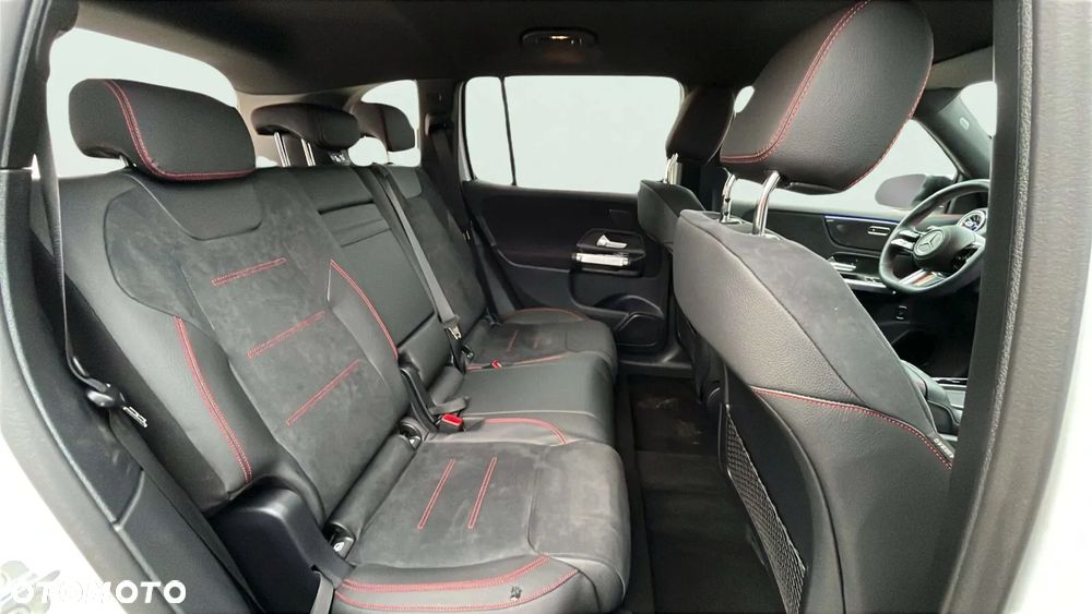 Mercedes-Benz GLB 200 d 4-Matic AMG Line 8G-DCT - 17