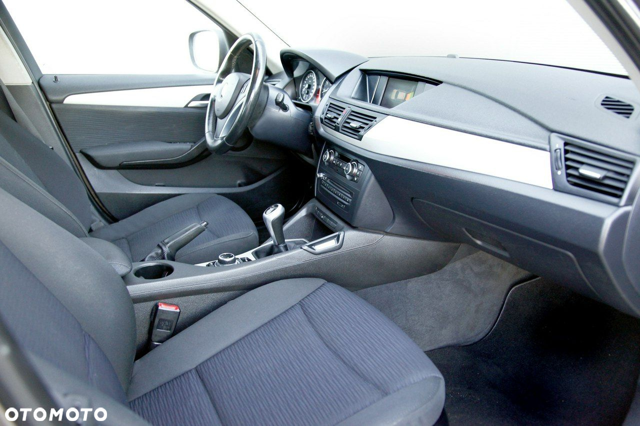 BMW X1 sDrive18i - 11