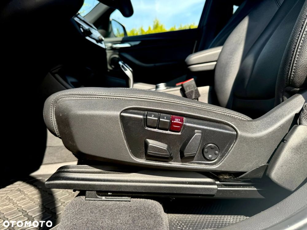 BMW X1 xDrive25i Advantage - 9