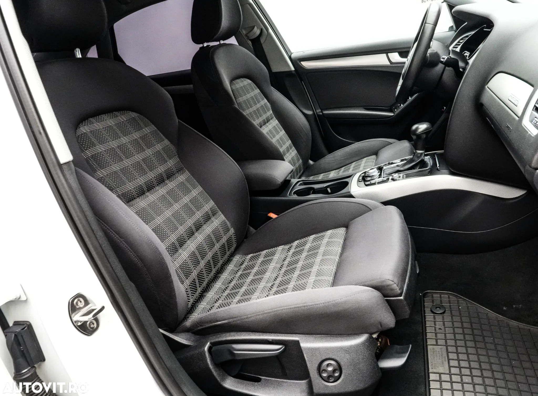 Audi A4 2.0 TDI quattro Stronic - 12