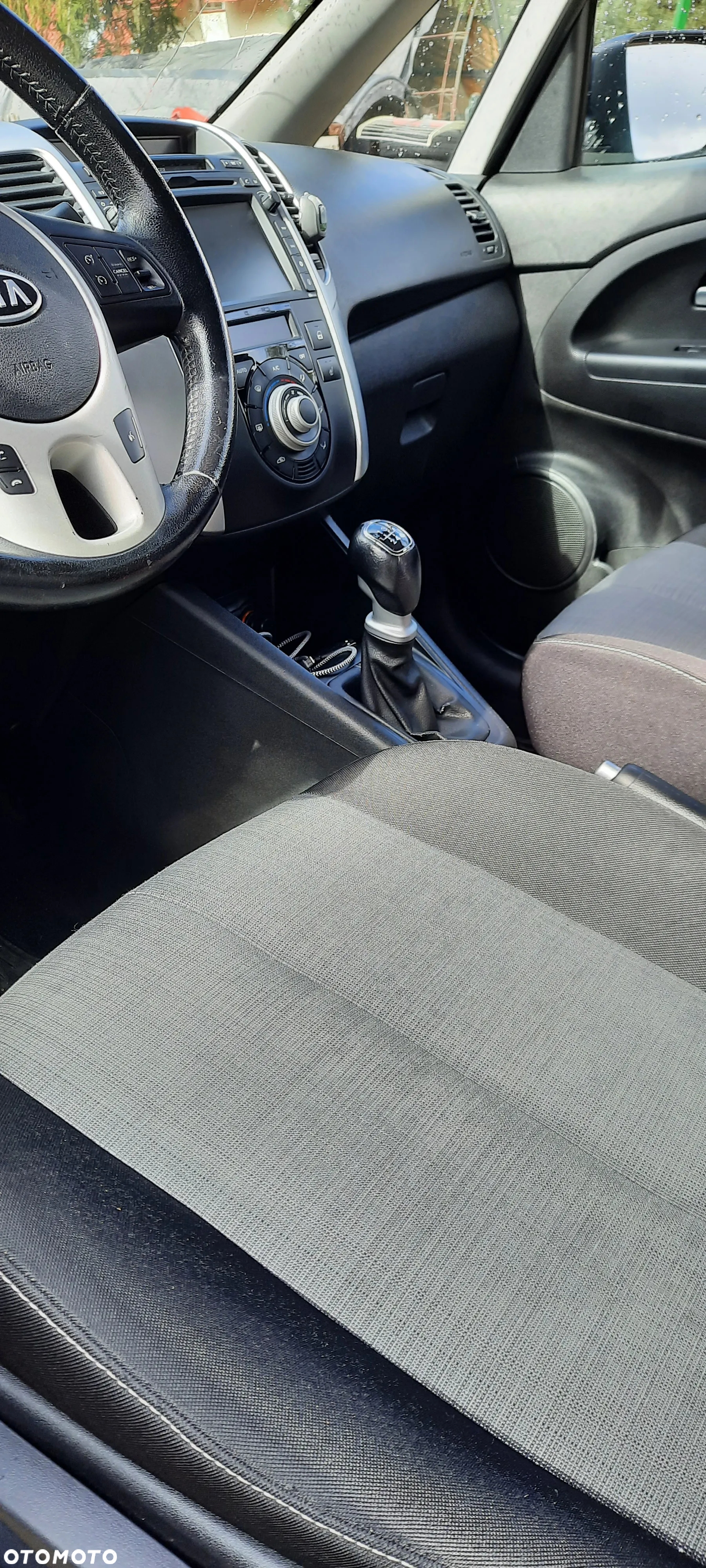 Kia Venga - 10