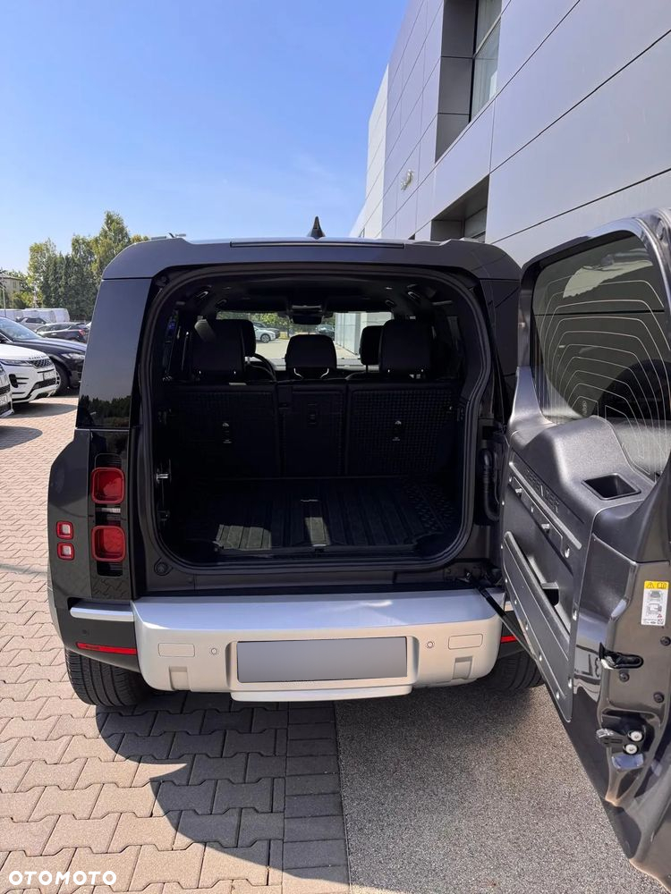 Land Rover Defender - 12
