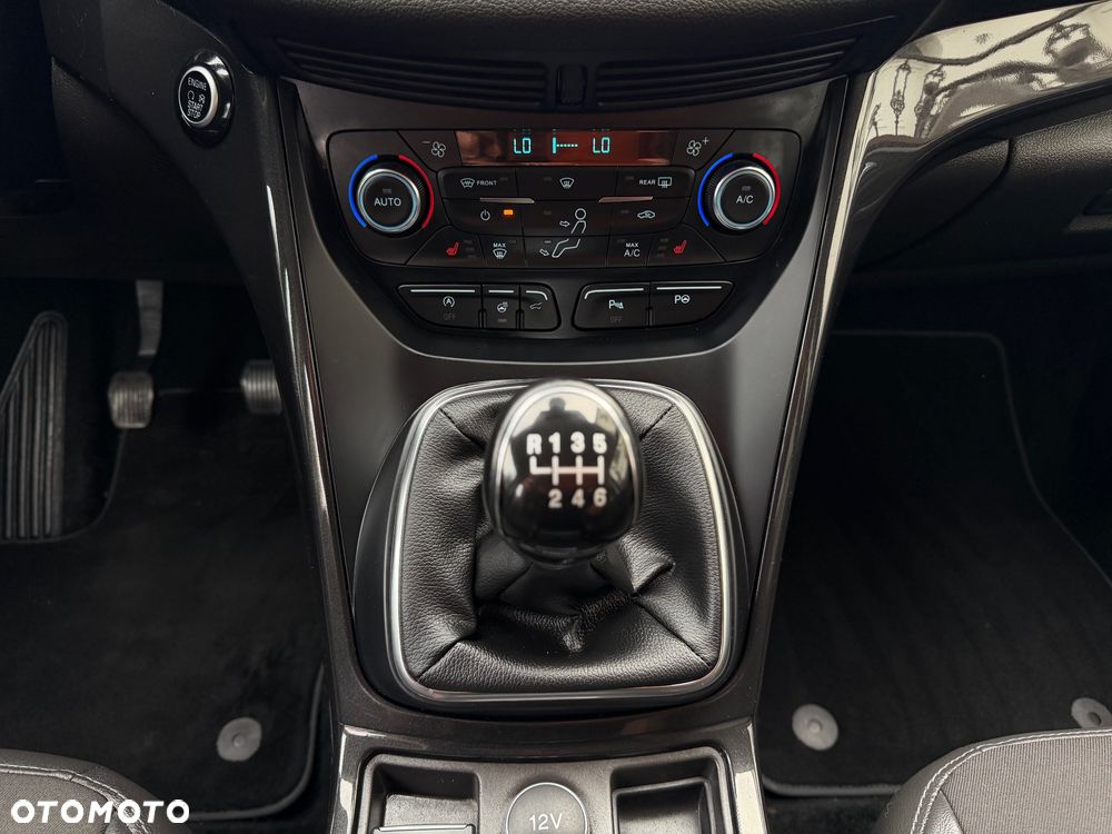 Ford Kuga 1.5 EcoBoost 2x4 Business Edition - 29
