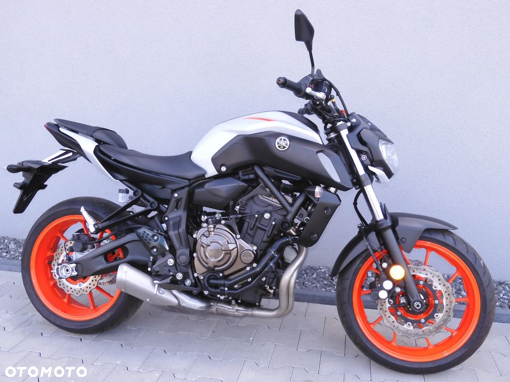 Yamaha MT - 2