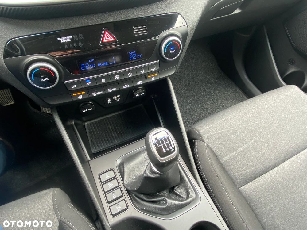 Hyundai Tucson 1.6 GDI BlueDrive Style 2WD - 24