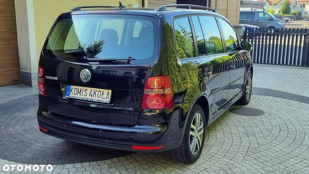 Volkswagen Touran - 6