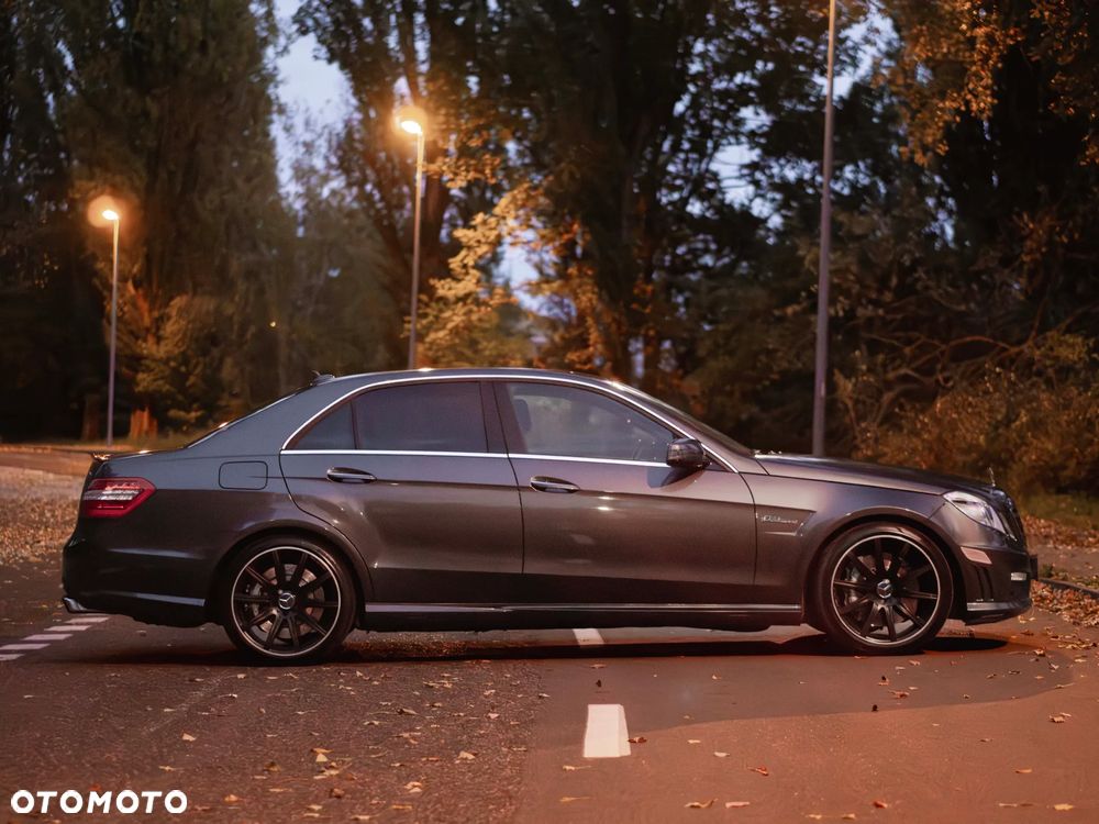 Mercedes-Benz Klasa E 63 AMG AMG Speedshift 7G-MCT - 4