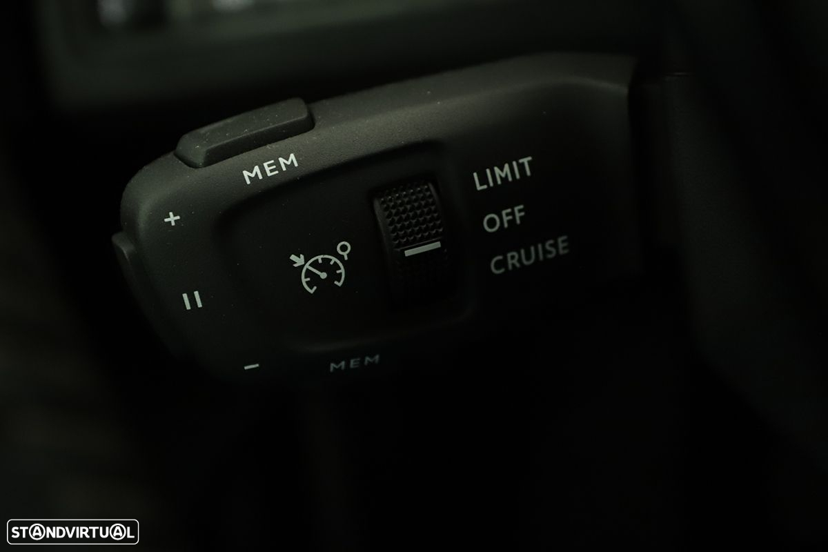Peugeot 3008 1.2 PureTech Allure Pack - 18