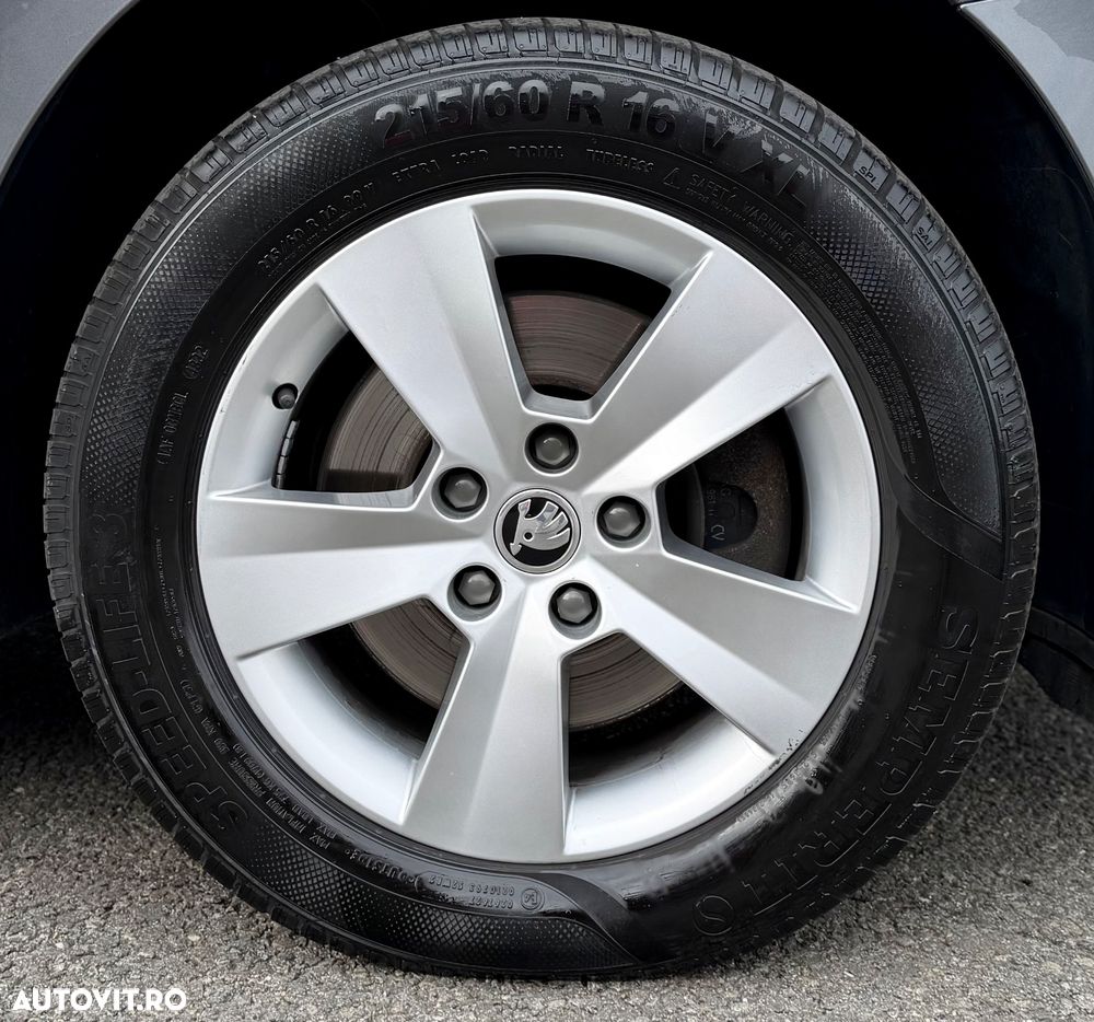 Skoda Superb 2.0 TDI DSG Premium Edition - 27