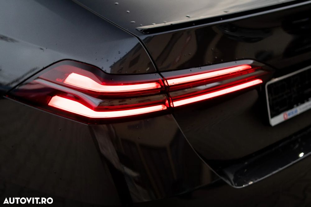 BMW Seria 5 520i Aut. - 13