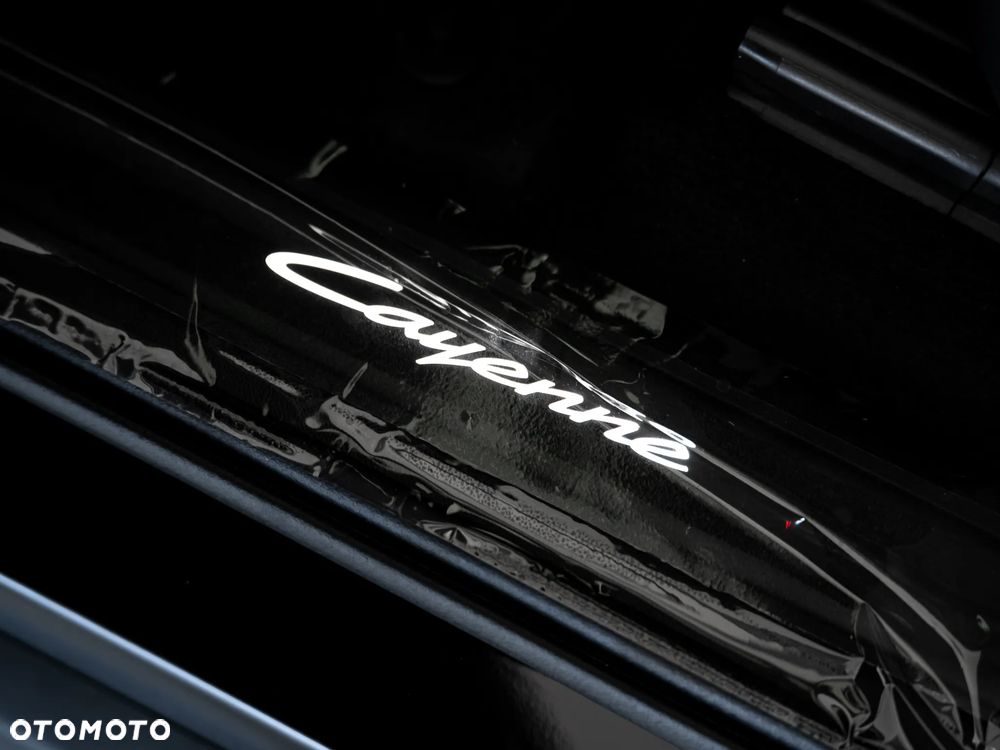 Porsche Cayenne Black Edition - 18