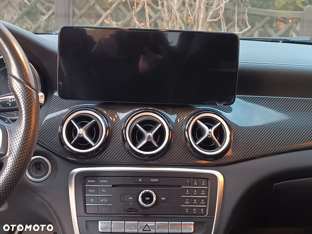 Mercedes-Benz GLA 220 d 7G-DCT UrbanStyle Edition - 27