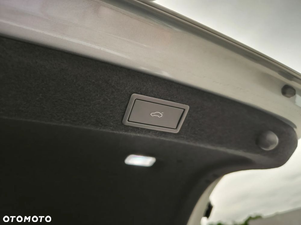 Skoda Superb 2.0 TDI SCR 4x4 Selection DSG - 11