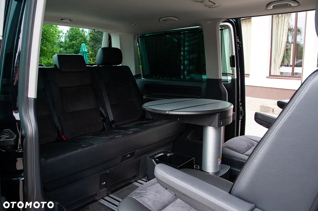 Volkswagen Multivan - 5