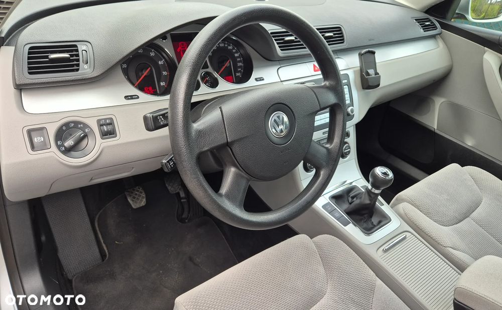 Volkswagen Passat 2.0 FSI Comfortline - 7