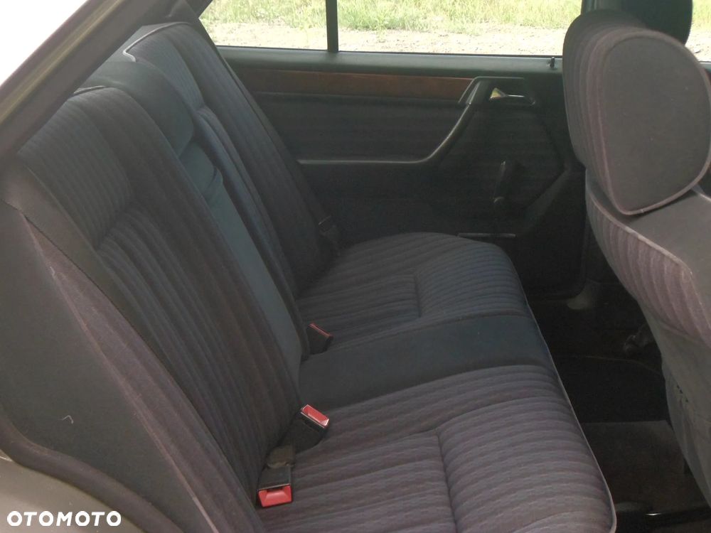 Mercedes-Benz W124 (1984-1993) - 21