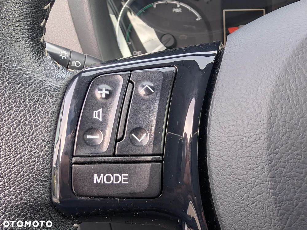 Toyota Yaris Hybrid 100 Premium - 25