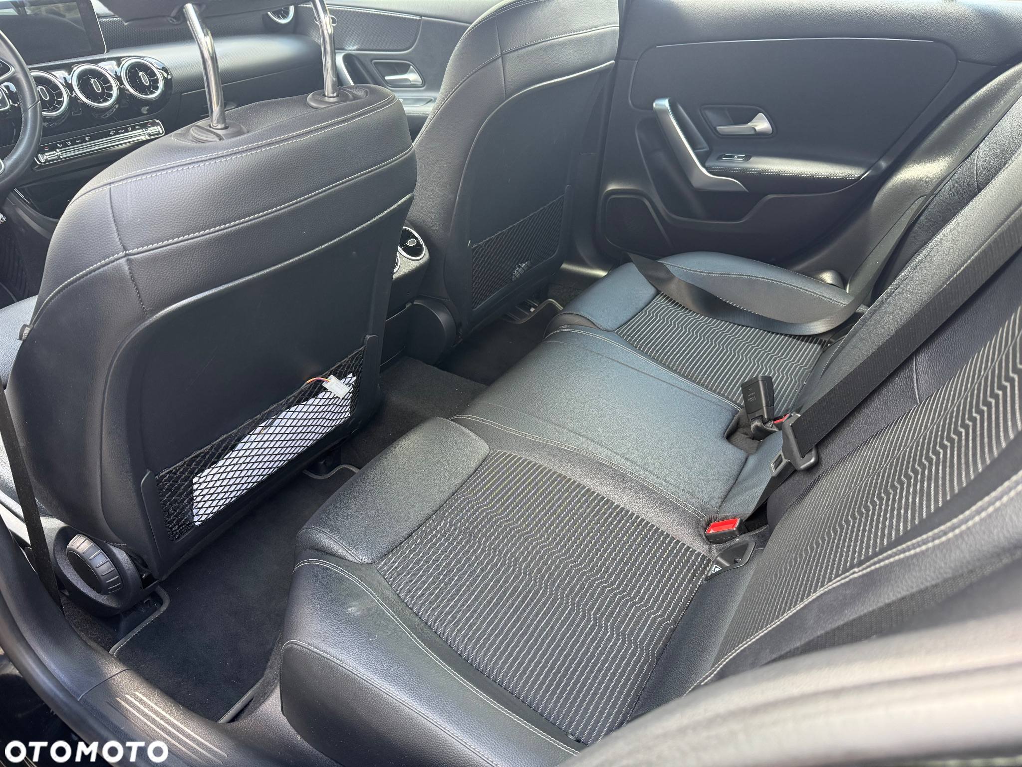 Mercedes-Benz Klasa A 180 d AMG Line 7G-DCT - 13