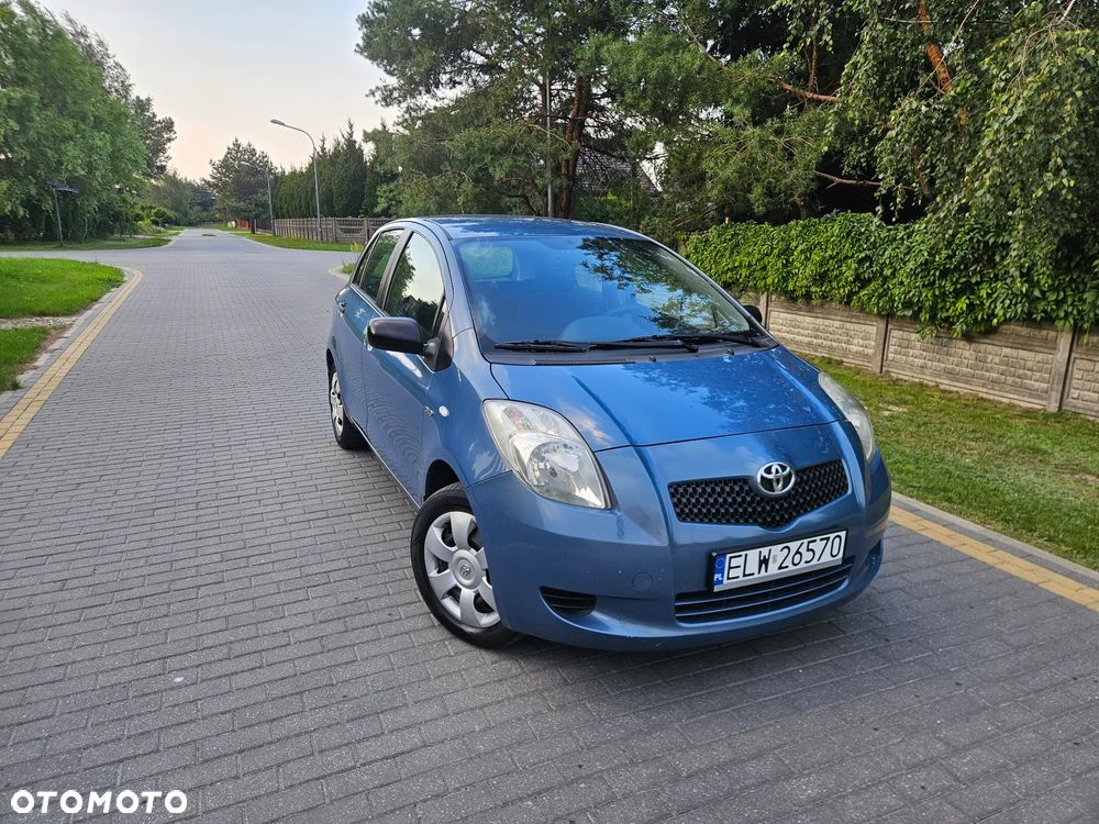 Toyota Yaris - 4