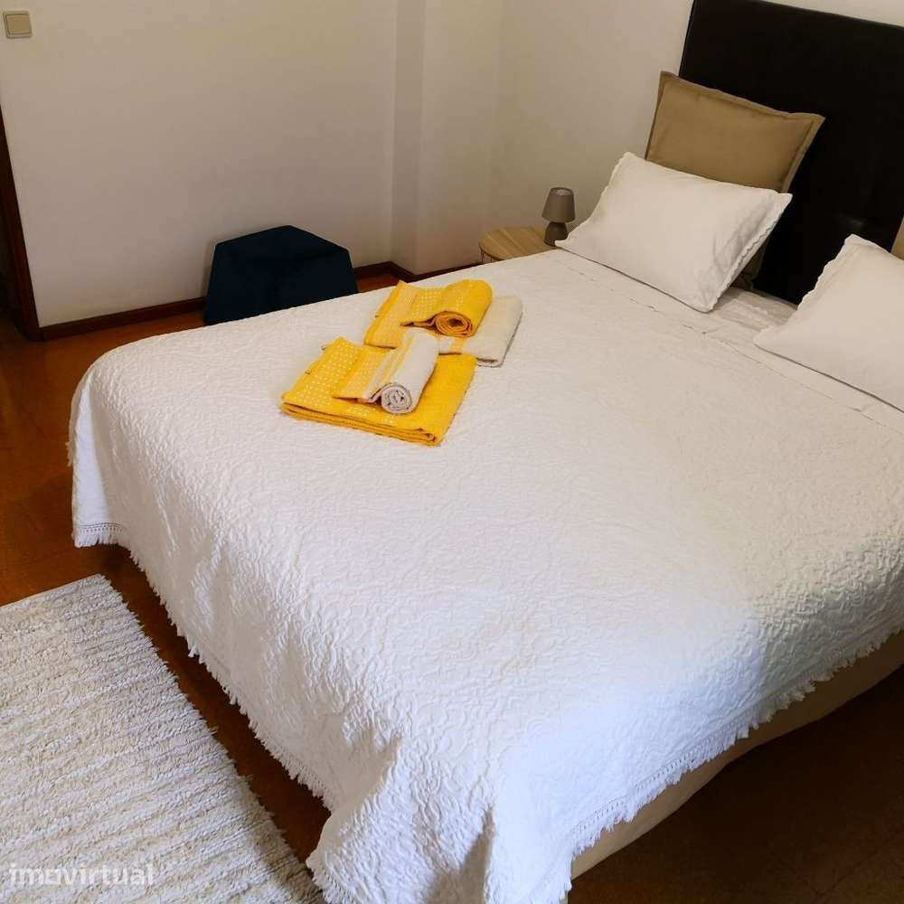 Apartamento T2 com garagem e elevador para arrendamento anual - Grande imagem: 2/7