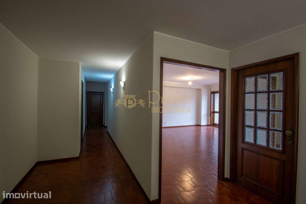Apartamento T3+1 Creixomil - Grande imagem: 3/12