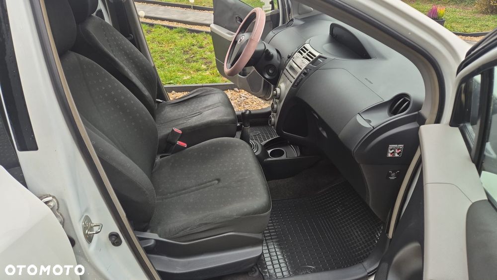 Toyota Yaris 1.0 Luna A/C - 17