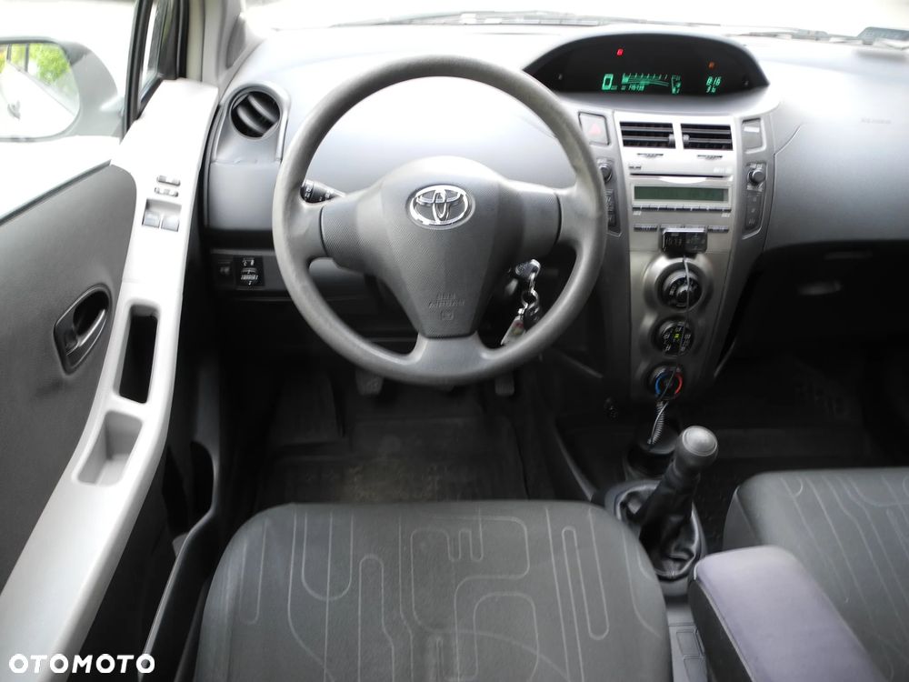Toyota Yaris - 6
