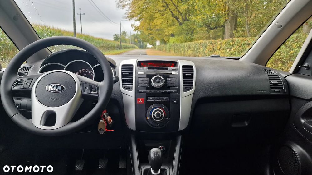Kia Venga - 12
